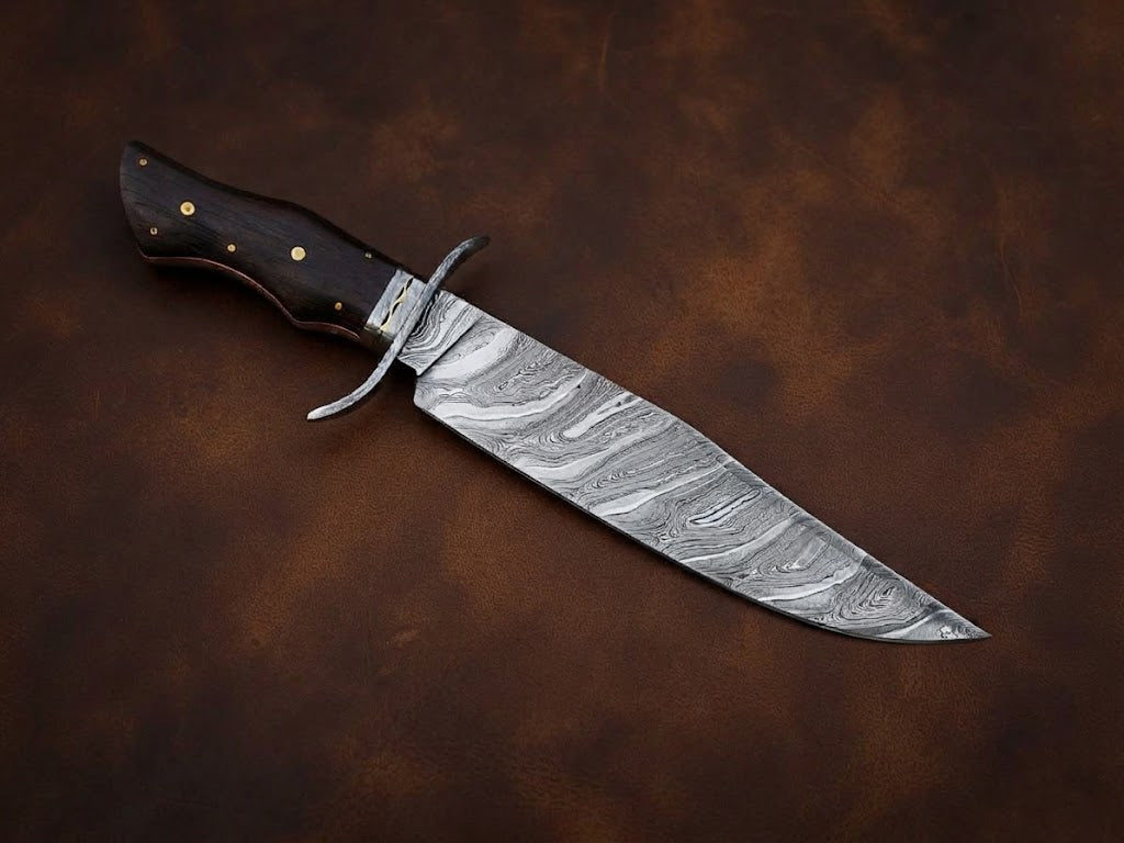 Handcrafted Damascus Steel Bowie Hunting Knife with Wengi Wood Handle and Leather Sheath