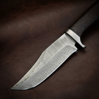 Handcrafted Damascus Steel Hunting Knife with Wengi wood Handle