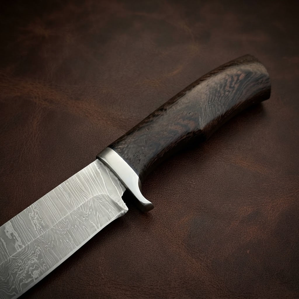 Handcrafted Damascus Steel Hunting Knife with Wengi wood Handle